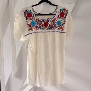 Authentic Mexican Embroidered Blouse 🌸